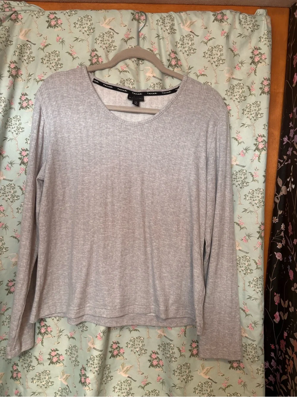Tahari Heather Gray Ribbed Long-Sleeve Crewneck Top